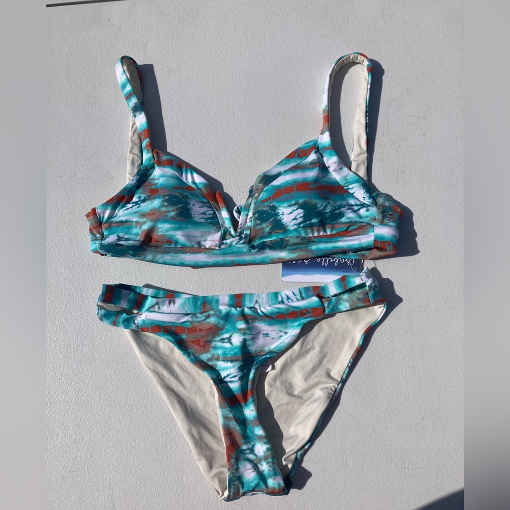 New Isabella Rose Two piece Bathing Suit Top Is Small Bottoms Are Med Bikini